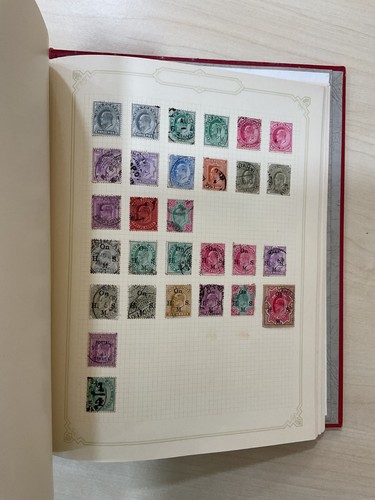 Commonwealth stamps . QV to QE. Large lot in loose leaf album #z922 - 第 5/23 張圖片