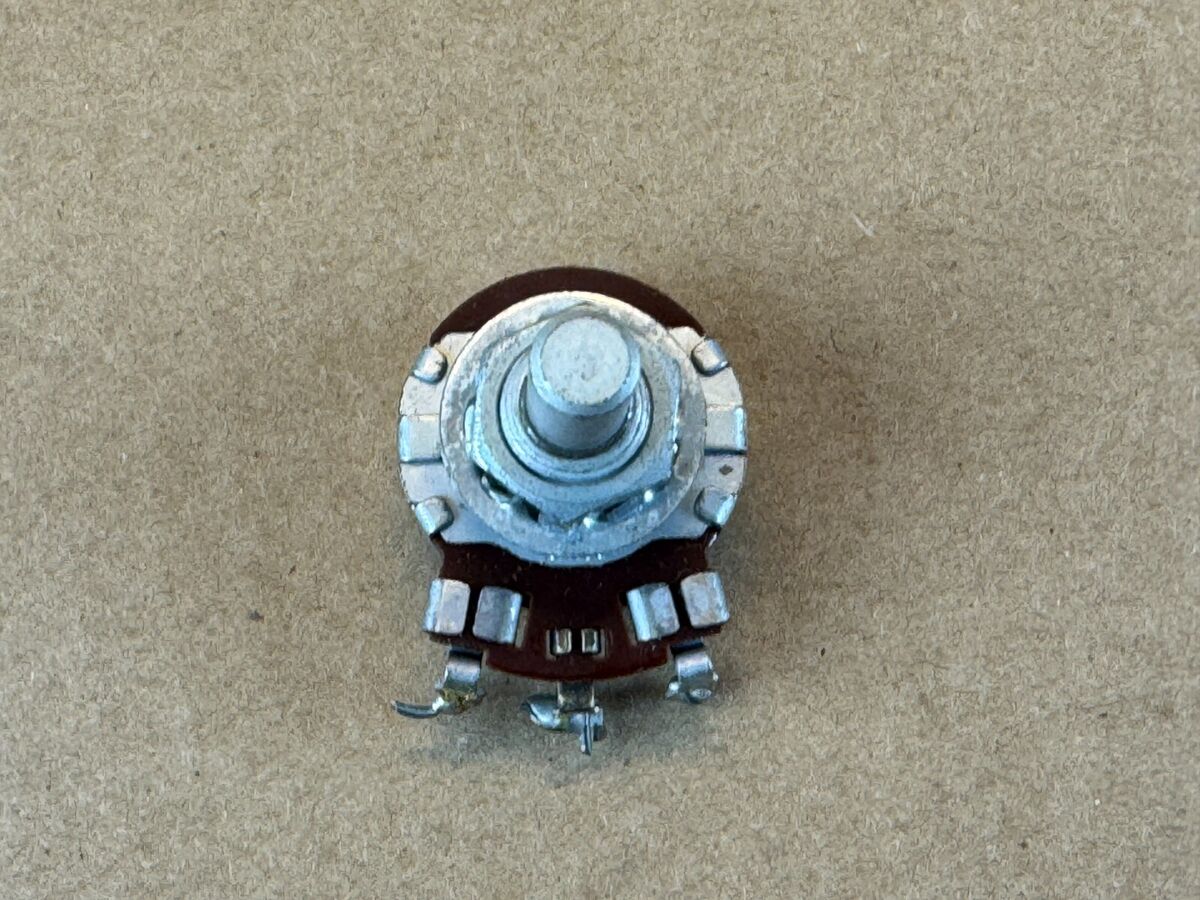 Vintage 1958 Centralab 2.5k ohm 1/4 Vintage 1958 Centralab 2.5k ohm 1/4