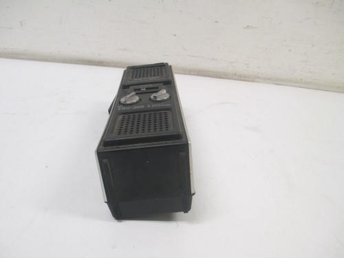 Realistic TRC-206 Handheld 3 Channel Transceiver Walkie-Talkie - Picture 2 of 7