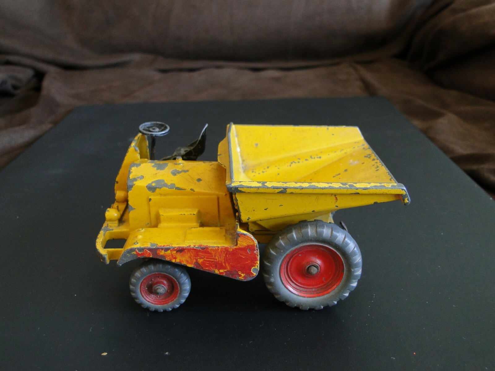 Dinky 562, Muir Hill Dump Truck - Free Price Guide & Review