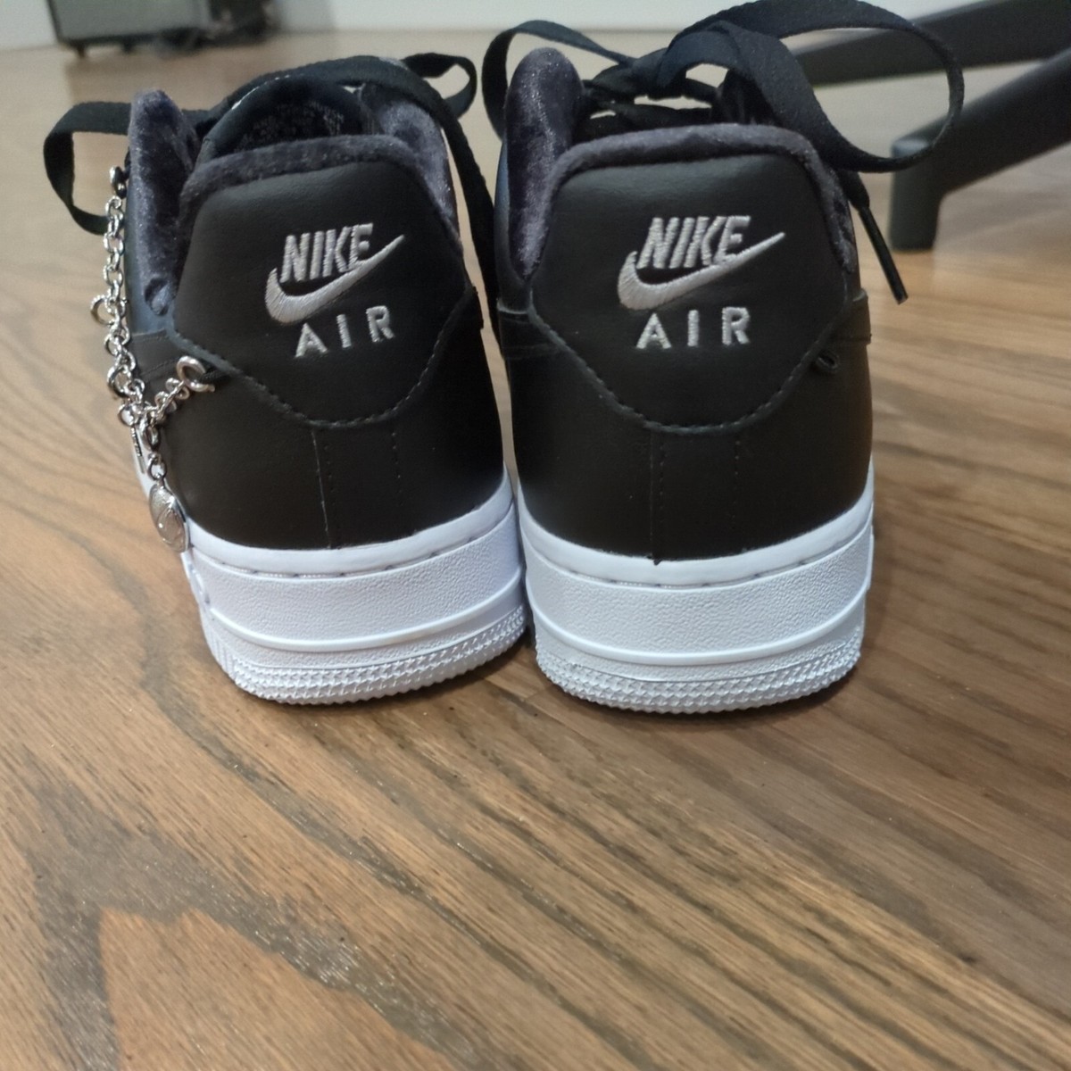 NIKE ナイキ　エアフォース1 07 LX ラッキーチャームズ　ブラック 18152508_38631278_600.jpg