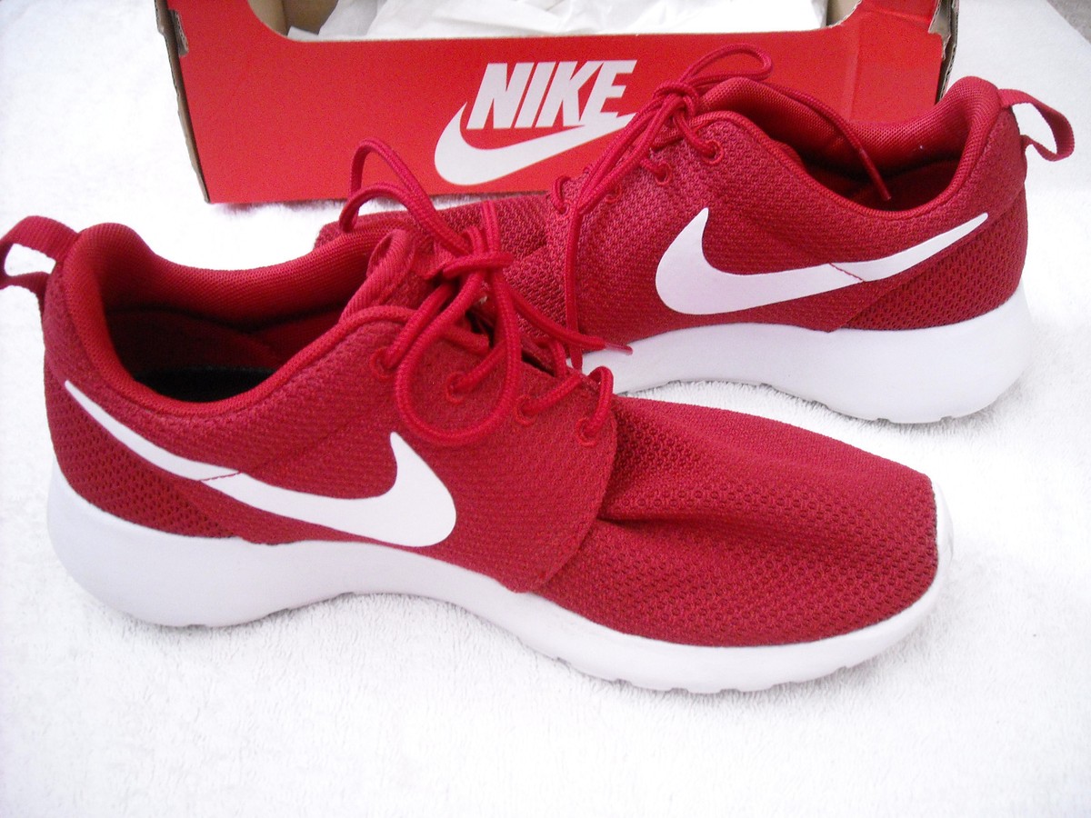 nike roshe red and white