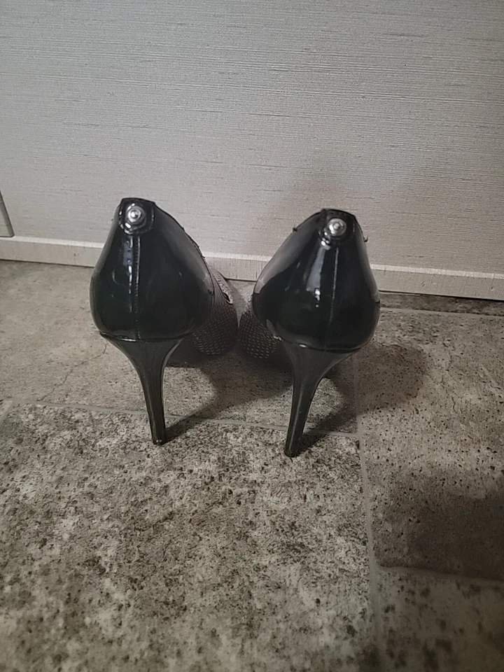 Heels G By Guess Size 6M Used - Imagem 4 de 4