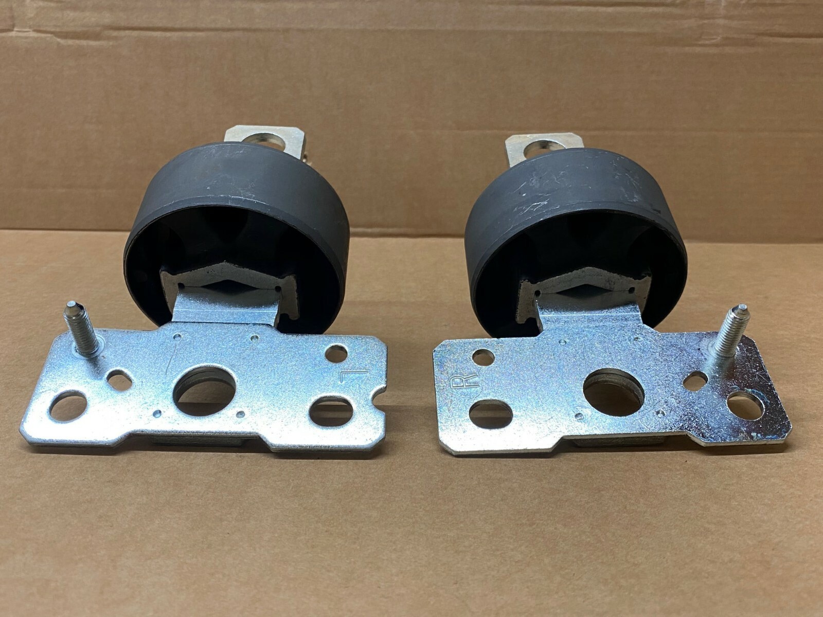 PAIR OF REAR AXLE TRAILING ARM BUSHES FOR FORD MONDEO MK4 20072015 eBay