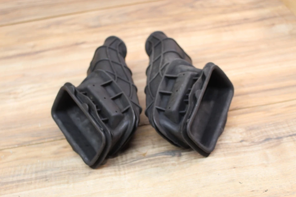 2007 Kawasaki NINJA ZX10R ZX1000D RIGHT LEFT AIR INTAKE DUCTS 14073-0093 *RELIST - Image 4 of 4