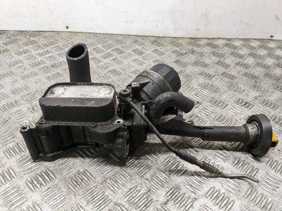 Fiat 500l Multijet Mk1 2012-2013 1.3 Oil Cooler And Filter Housing 55238288 - image 2 of 4