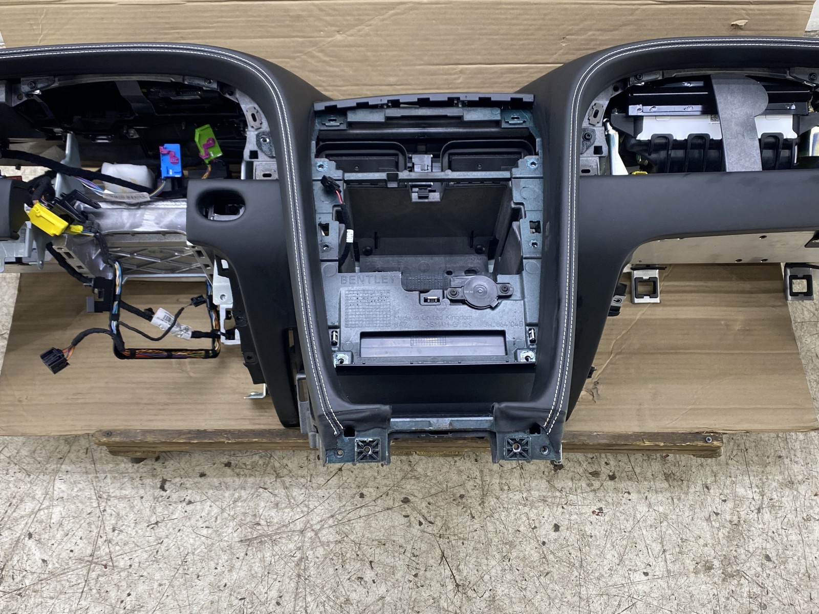 2014-2019 BENTLEY FLYING SPUR OEM FRONT DASHBOARD INSTRUMENT PANEL W/AIR SRS BAG