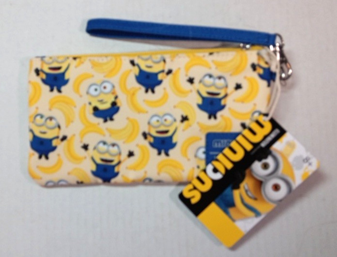 Loungefly Minions wristlet wallet universal city studio NEW 8