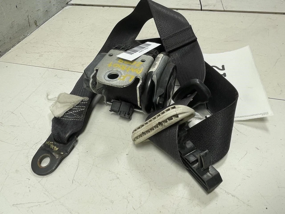 Jeep Patriot 2009 retractor de cinturón de seguridad delantero izquierdo del lado del conductor OEM+ Foto 2 de 4