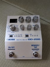 Boss DD200 Gitarren-Effekt-Pedal Digital Dela...