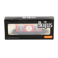 BEATLES WAGON Hornby R60008 Sergeant Pepper Lonely Hearts Club Band OO Gauge