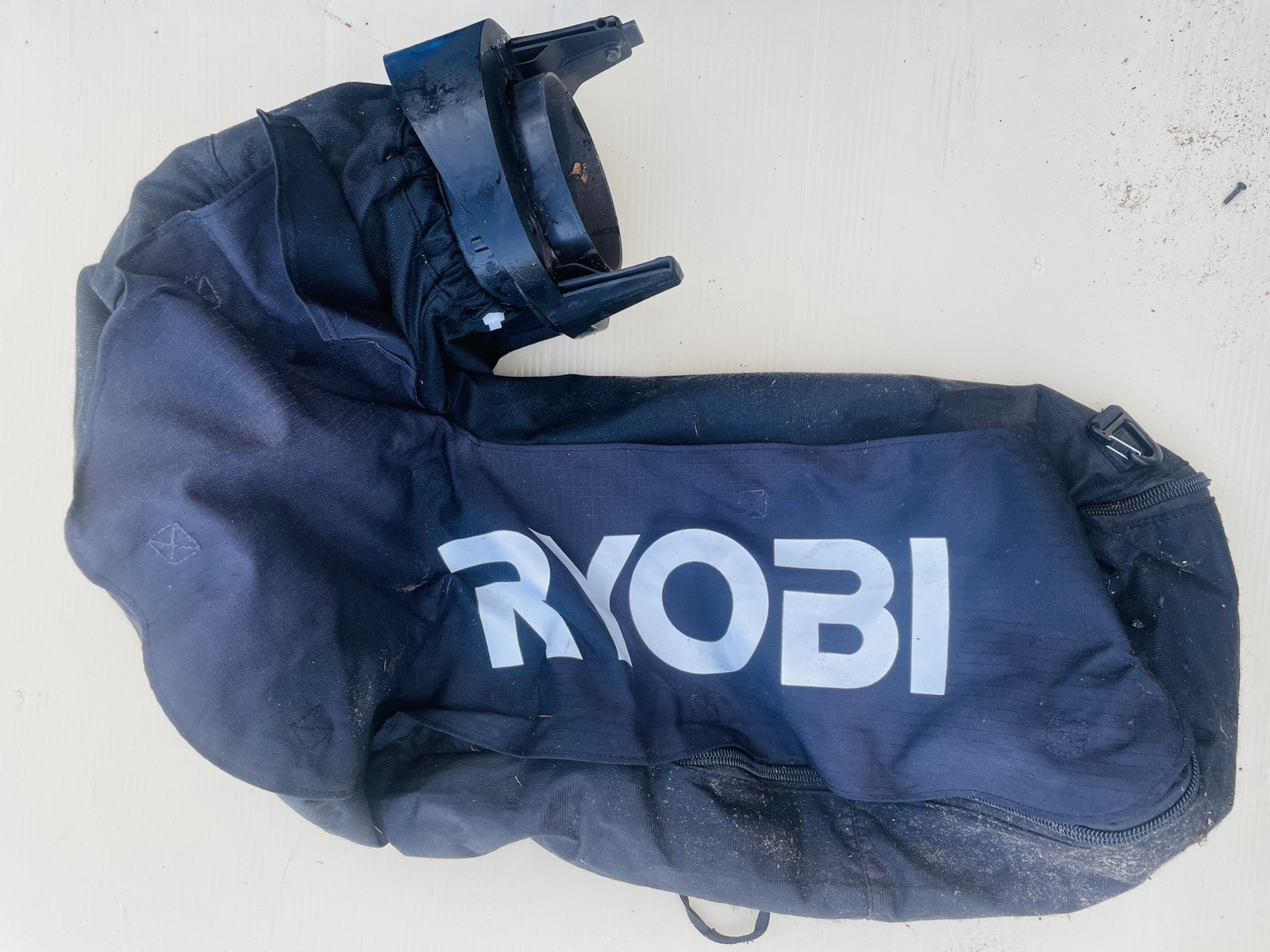RYOBI RY40415 40V Cordless Blower/Leaf Mulcher/Vacuum BAG ON