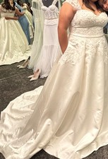 davids bridal wedding dress size 18