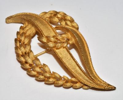 Vintage Gestempelt Trifari Krone Goldfarbig Texturiert Ohren Von Weizen Form Pin