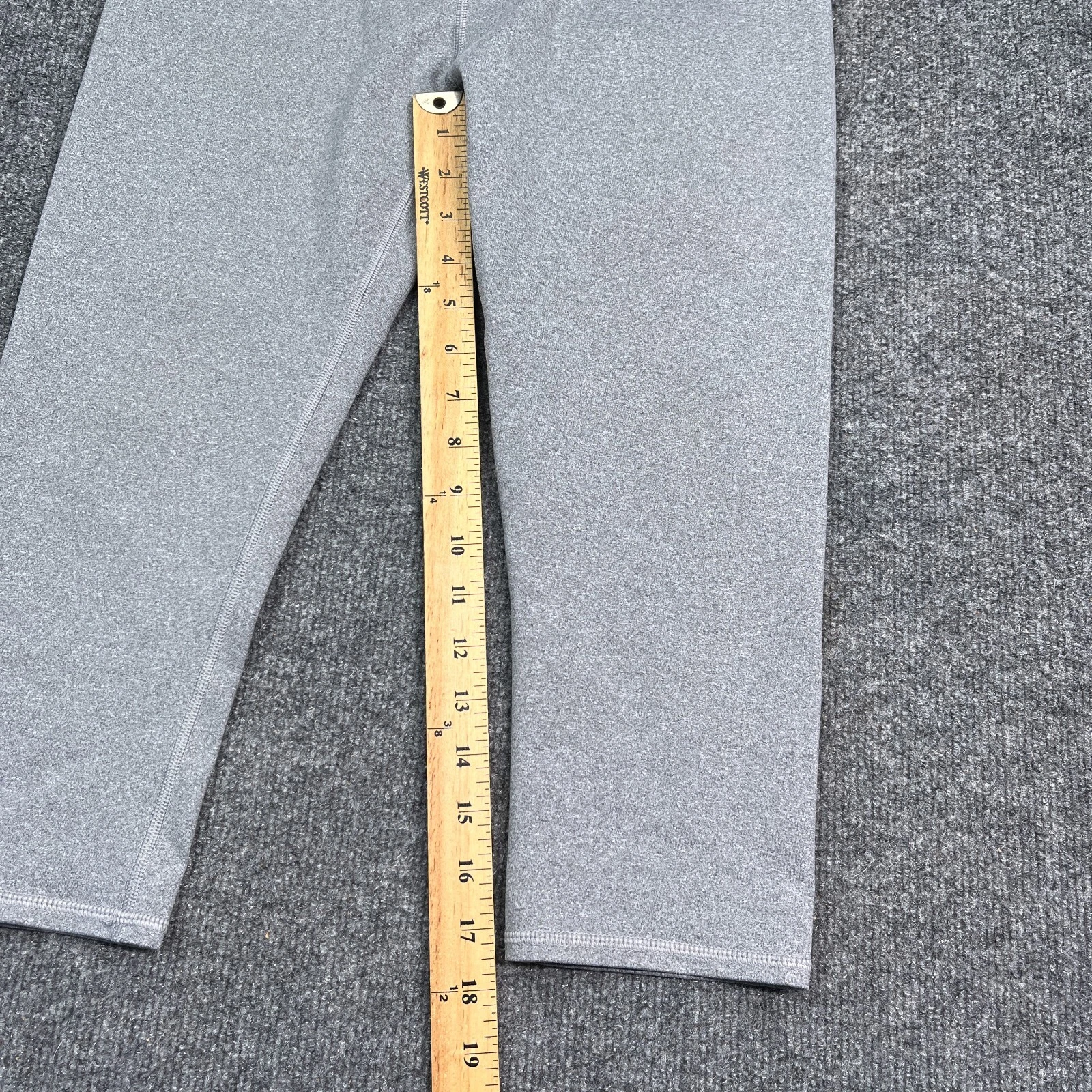 fabletics cropped athletic active yoga leggings