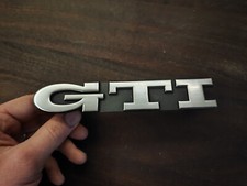 Original VW Golf 3 GTI Emblem vorne 1H6 853 679 B / E aus BJ 1995 im top Zustand