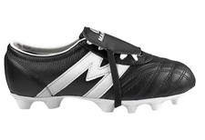Botines de Fútbol Manríquez Cuero Auténtico Negro/Blanco Hechos en México