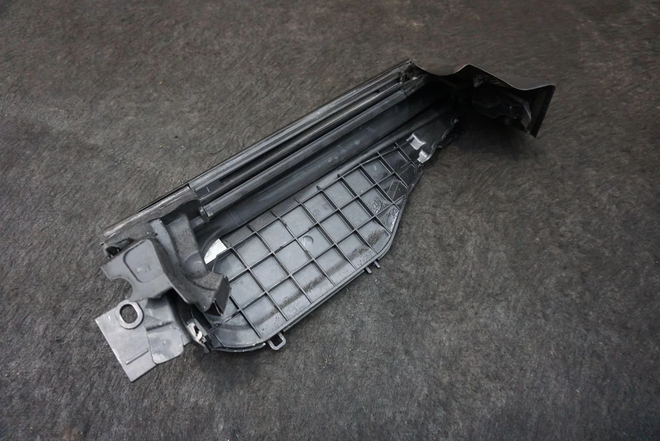 Panel embellecedor umbral ventana cuarto trasero derecho a2326321000 mercedes sl63 amg 2022-24 Foto 4 de 4