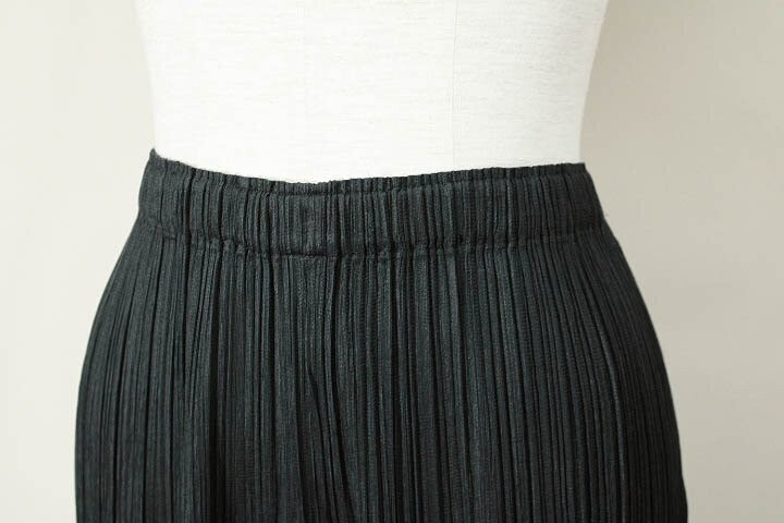ISSEY MIYAKE PLEASE PLEETS パンツ　size:1 ISSEY MIYAKE PLEATS PLEASE Tapered pants Size 1 Black | eBay