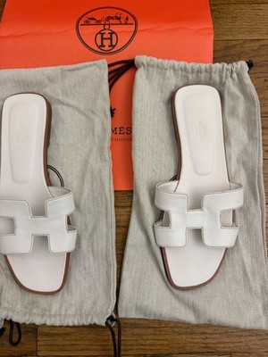 Hermès White Leather Sandals Logo Accent Slip On Lightweight Women 38.5  US 8.5