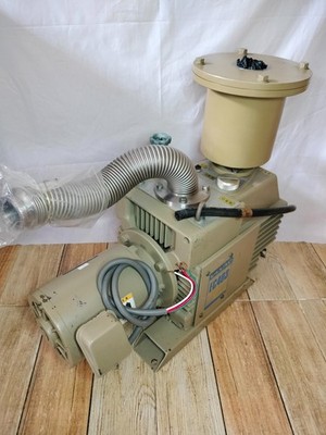 Ulvac EC403 Oil Rotary Vacuum Pump w/ Hitachi YEFOUP 1.5kW 4 Pole 3Phase Motor
