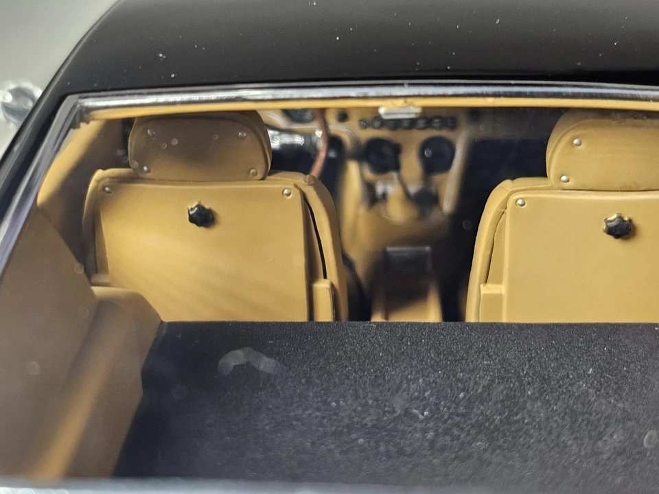 Minichamps  1:18 Maserati Ghibli  1969 Black Colour  Diecast Model Car - Image 4 of 4