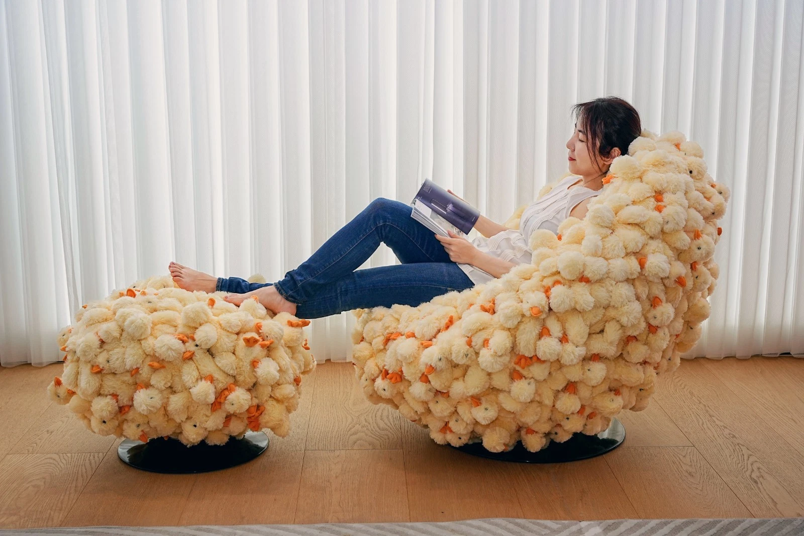 Trumpet Egg Stuffed Animal Duck Armchair Sofa Chair + Stool Campana brothers
Opens in a new window o
