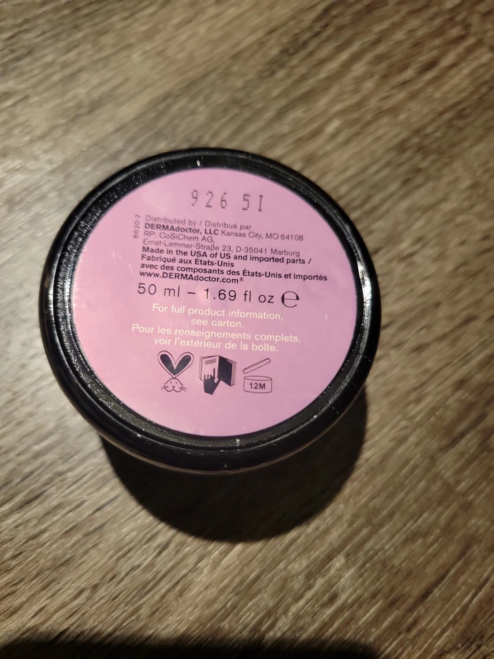 Máscara desintoxicante de arcilla amatista DERMAdoctor Kakadu C 1,69 oz - Caja imperfecta Foto 2 de 2