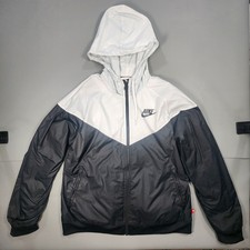 Nike Sportswear Windrunner Jacket Women  s Large Lightweight CN6910-011