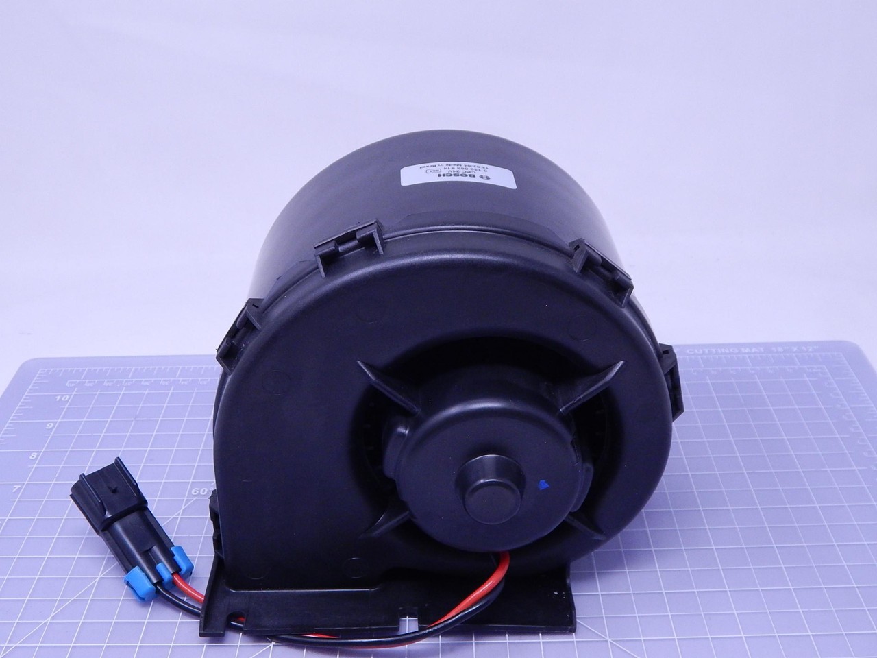 BOSCH 2KK135 2930-01-576-4596 BLOWER FAN MOTOR T145142