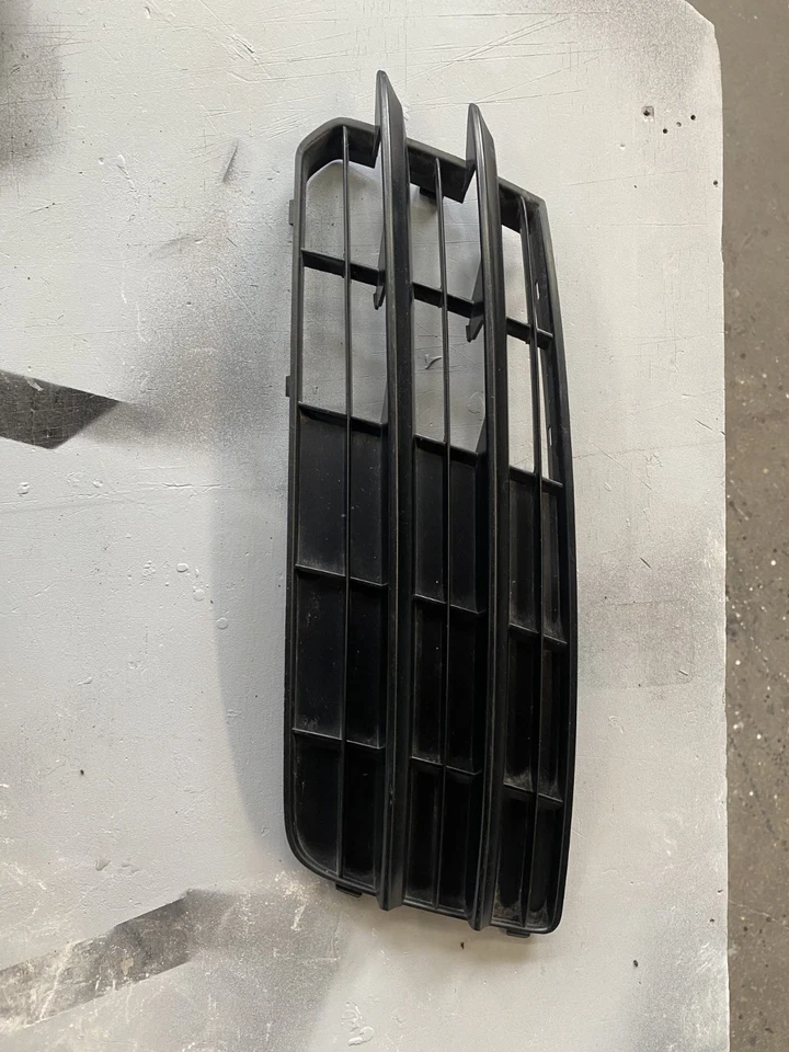 Par de parrilla exterior inferior delantera izquierda derecha Audi A7 Quattro 2011-2014 OEM 4g8807681 Foto 2 de 4