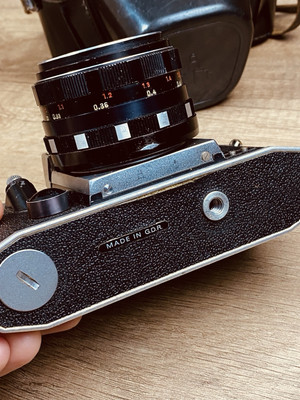 Praktica Super TL 35MM SLR Film Camera w/ Pentacon 50mm F1.8 lens