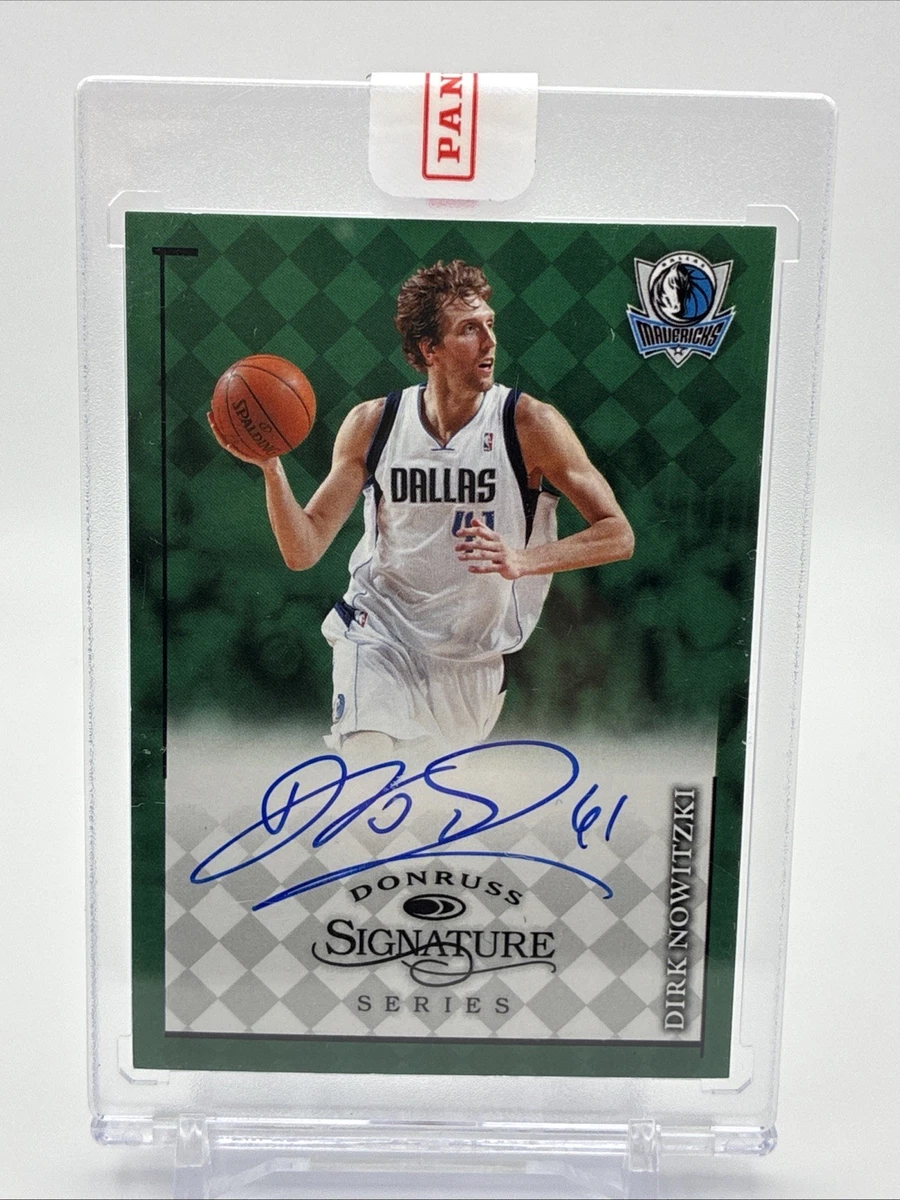 Dirk Nowitzki Basketball Original Autographed Sports Trading Cards
