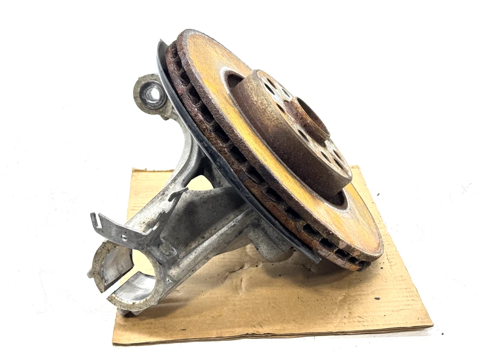 AUDI A3 8V 2015-2020 eje delantero izquierdo lado del conductor nudillo rueda buje OEM Foto 2 de 4