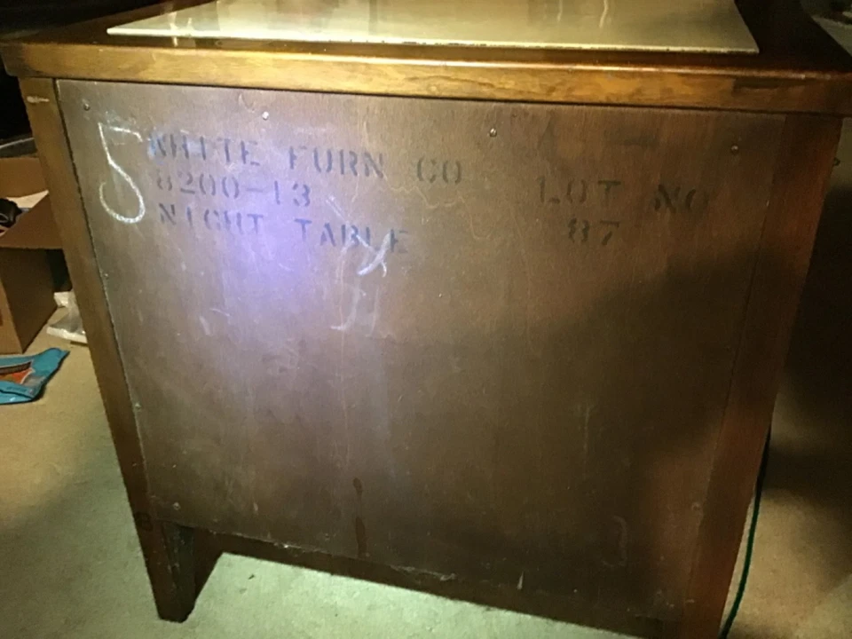 dos mesitas de noche superiores de mármol hechas por muebles whitefine com Foto 2 de 4