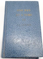 One Day at a Time in Al-Anon Al-Anon Family Group Original Size Hardcover Pocket