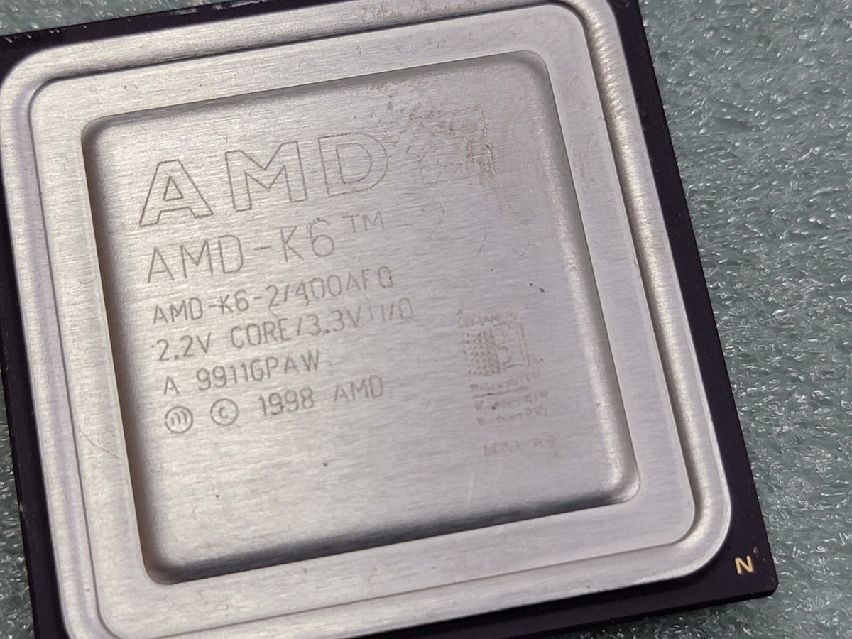 Vintage AMD K6-2 400 MHz (AMD-K6-2/400AFQ) Processor Vintage AMD K6-2 400 MHz (AMD-K6-2/400AFQ) Processor