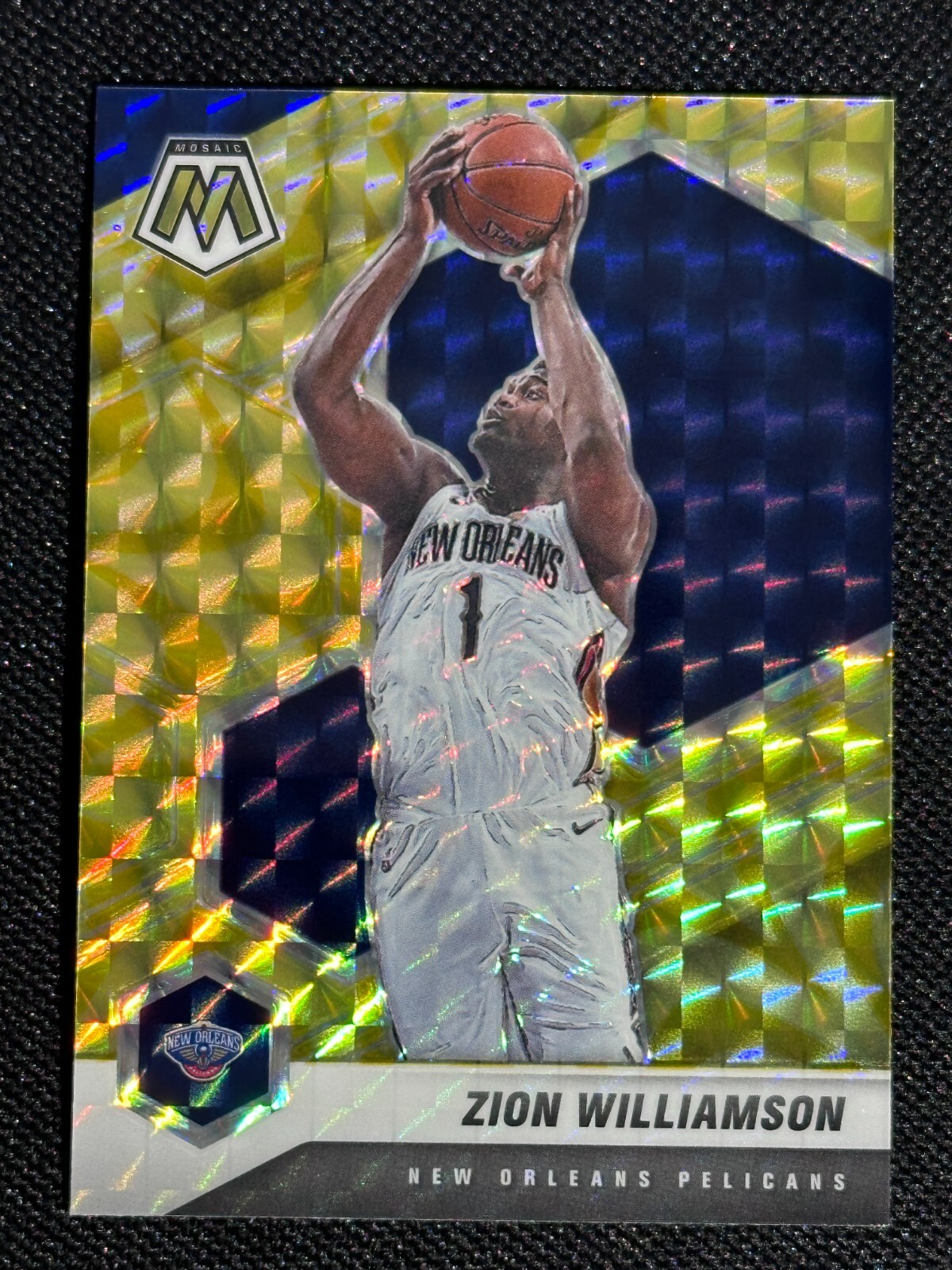 Zion Williamson 2020-21 Panini Mosaic REACTIVE YELLOW PRIZM #49