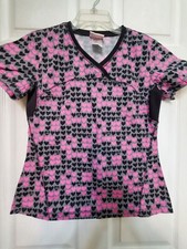 Sketchers Scrub Top Size-XS-Black/Pink/Grey Heart Medley-Chest 19.5"/L 24"