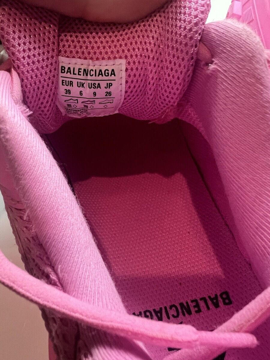 Balenciaga Bouncer Defender Chunky-Sole Low Top Pink Sneaker Balenciaga Bouncer Defender Chunky-Sole Low Top Pink Sneaker