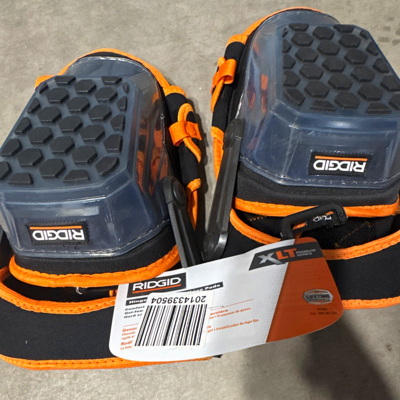 RIDGID XLT Hardshell Knee Pads One Size Black/Orange Adjustable Fit Pair