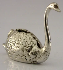 NOVELTY SOLID SILVER SWAN ANIMAL PIN CUSHION ? SEWING NEEDLEWORK 1971 48g