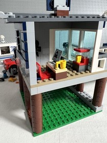 LEGO City 60069 Swamp Police Station 99% + 60182 Pickup & Caravan 99% READ