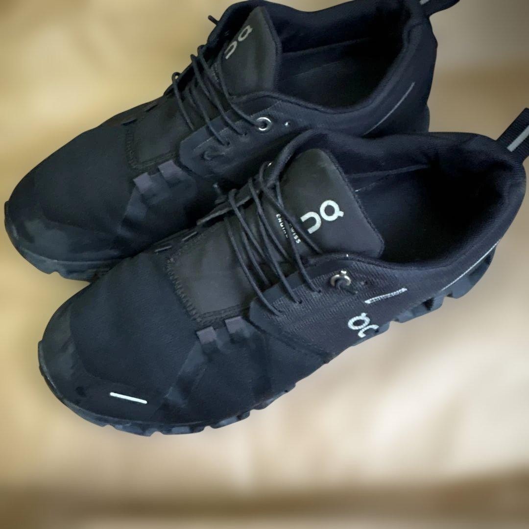 On Cloud 5 Waterproof Men's Sneakers Black 7.5 US, Lightweight, New image 2