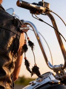 Vintage Harley-Davidson Logo Feather and Bead Topper Clip Keychain Accessory