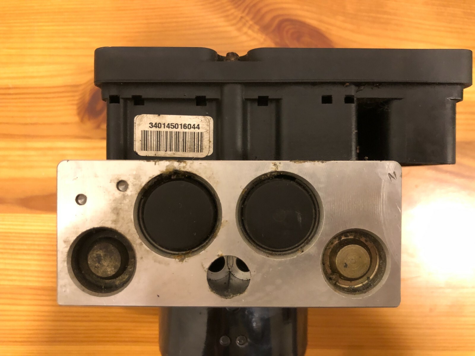 B1 VOLVO P30643979 30643982 S60 V70 S80 XC90 ABS Pump Brake Control