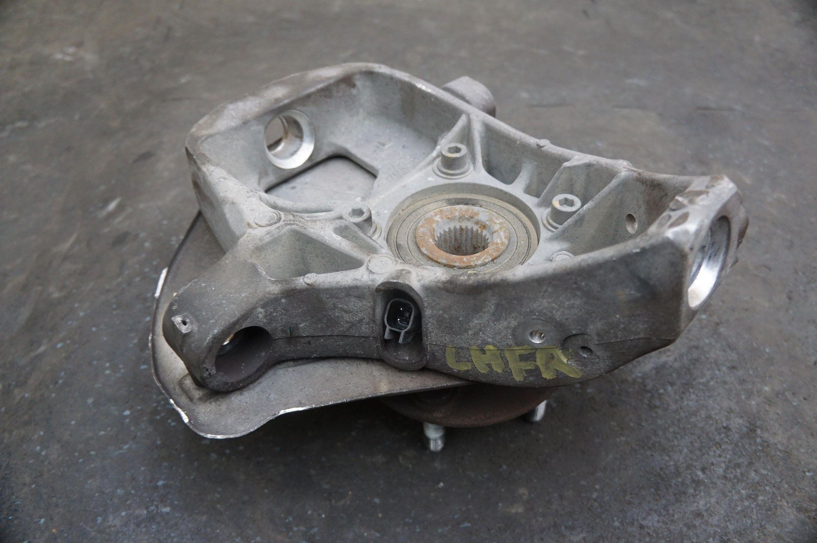 Front Left Driver Side Spindle Knuckle Hub Aston Martin Db9 04-12 V8 Vantage