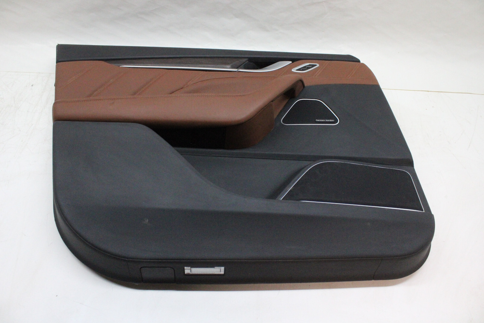 2022 MASERATI LEVANTE MODENA FRONT LEFT DRIVER DOOR PANEL OEM 2020-2024