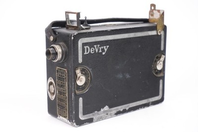 Camera Cinema 16mm Devry #4156 Objektiv Graf f/3.5 - 20mm. um 1930.