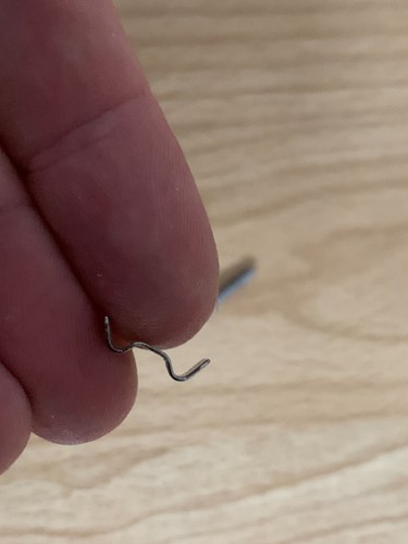 Squire by Fender Guitar String Tree x1 with screw and spacer - Picture 5 of 7